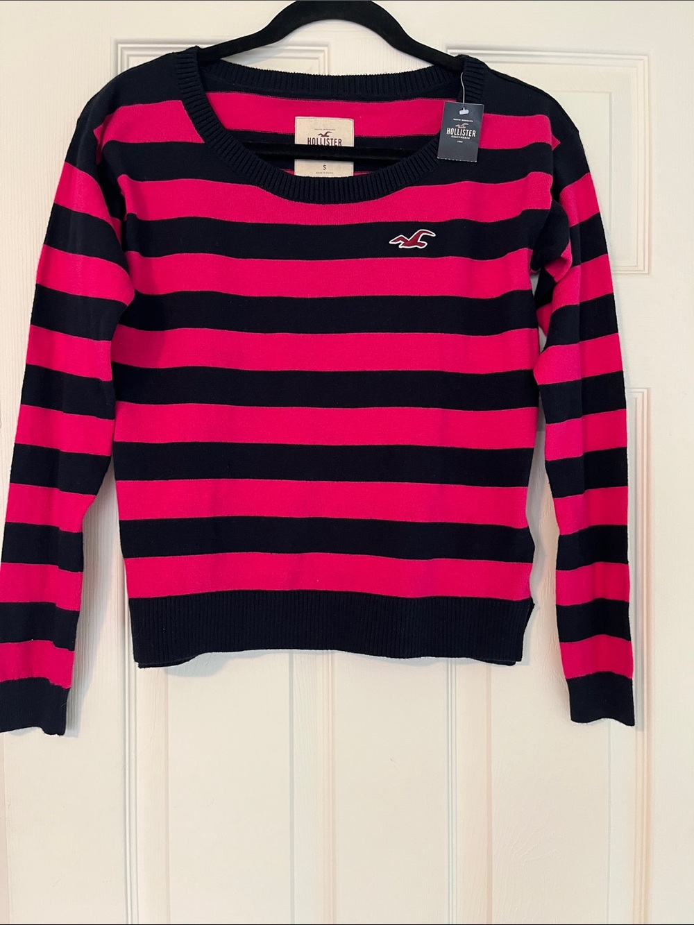 Hollister Sweater Vintage y2k NWT!!! Hot Pink and Black Striped Crewneck